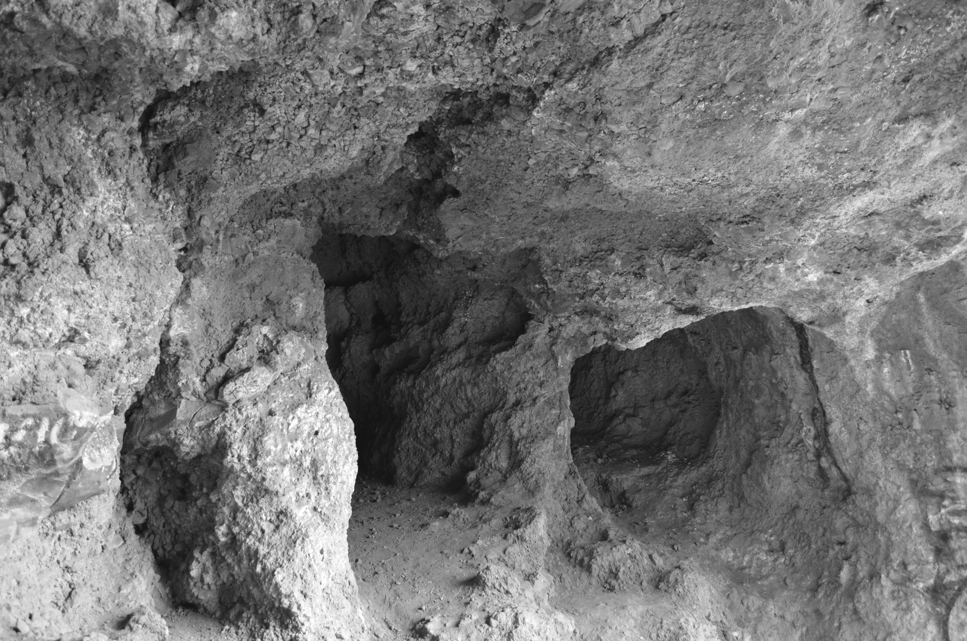 Cueva en el Huixachtépetl