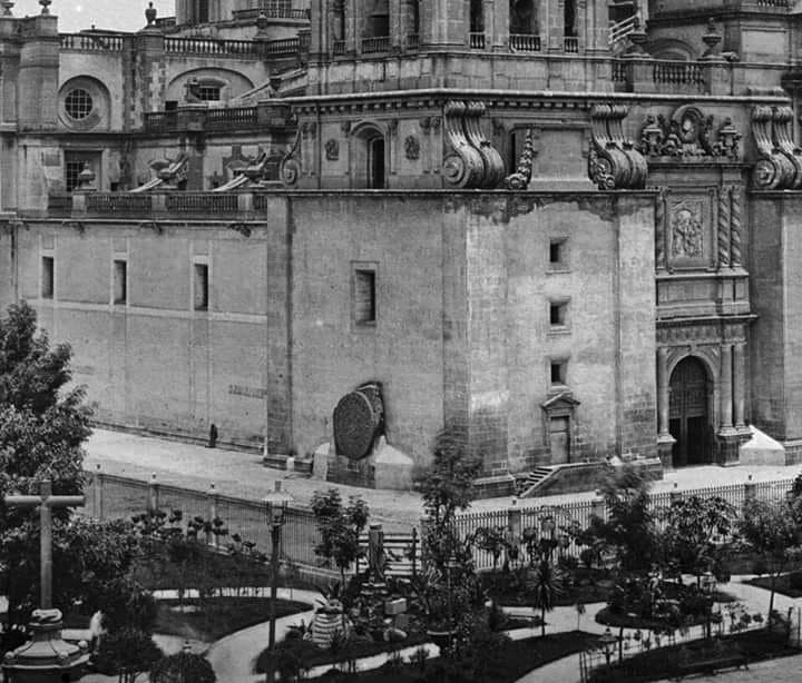 Piedra del sol Imagen destacada de "El discurso de los museos nacionales"